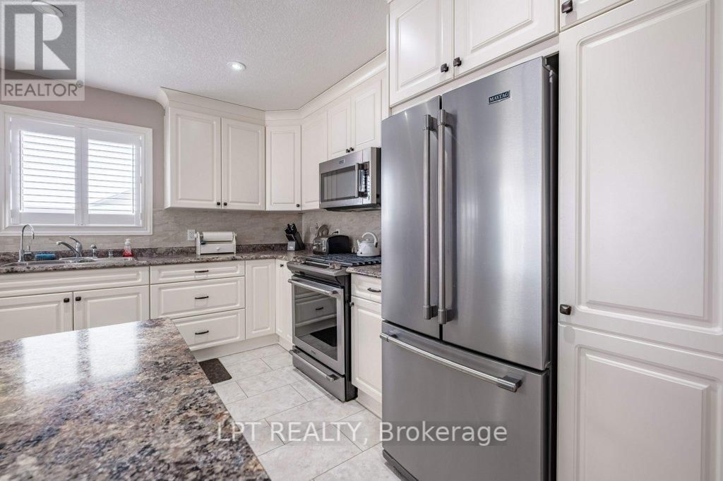 2 MERRILL DRIVE Image 13