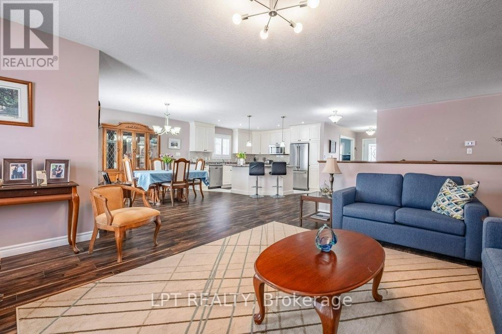 2 MERRILL DRIVE Image 15