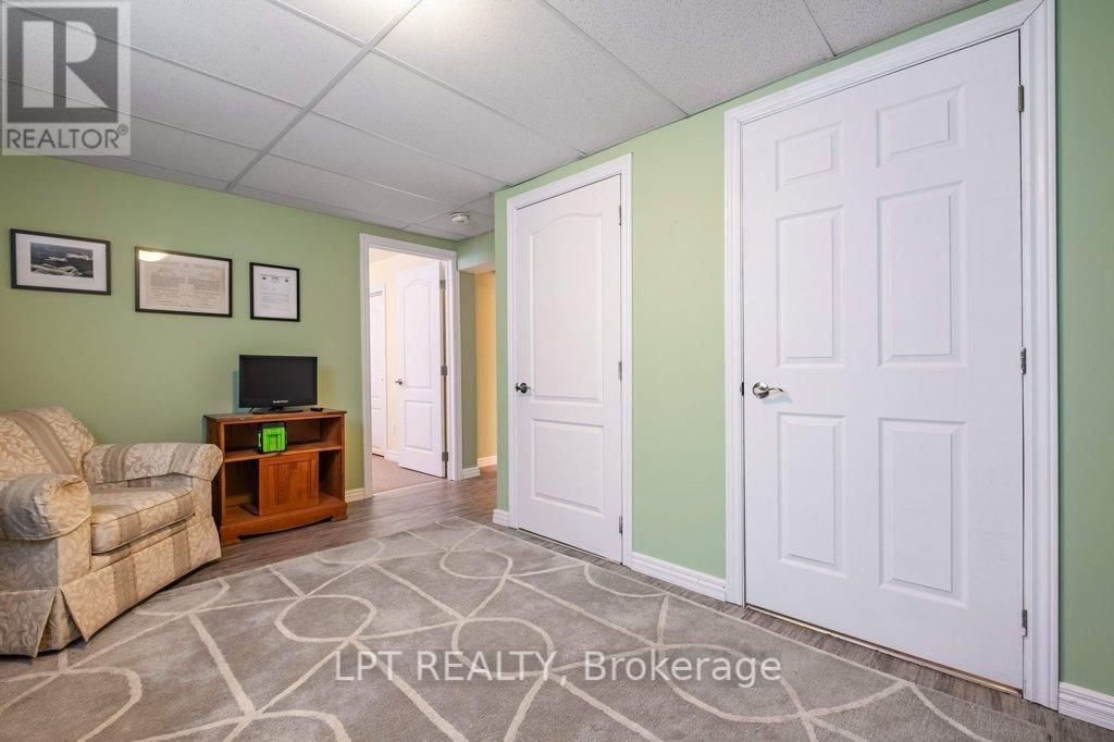 2 MERRILL DRIVE Image 21