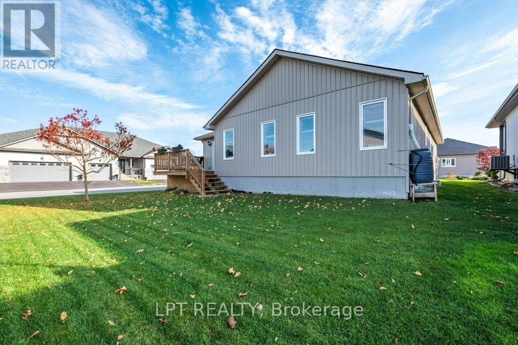 2 MERRILL DRIVE Image 27