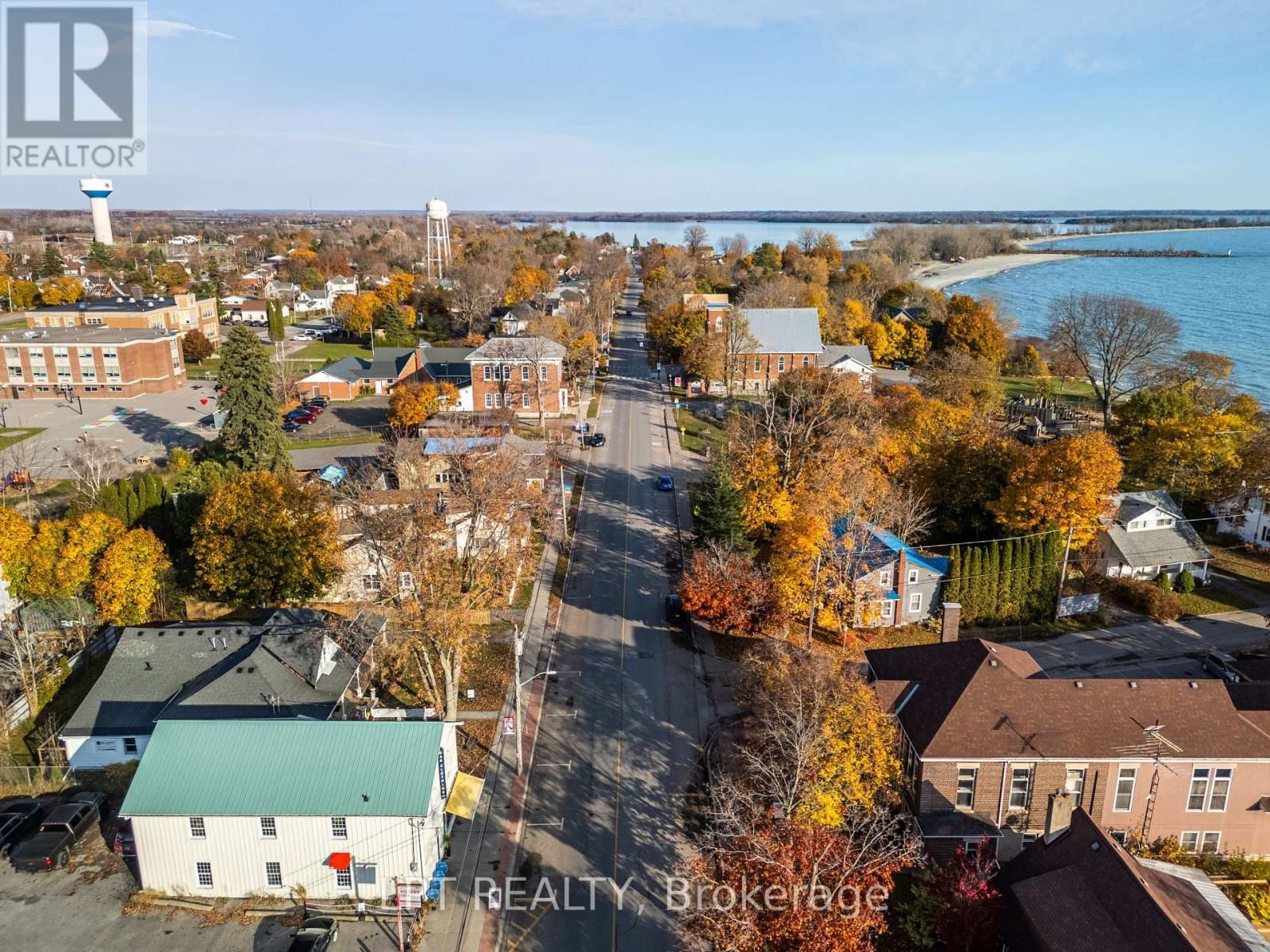 2 MERRILL DRIVE Image 38