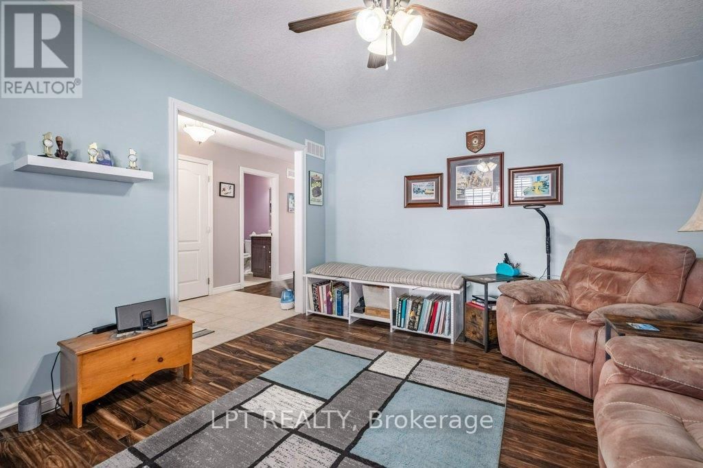 2 MERRILL DRIVE Image 6