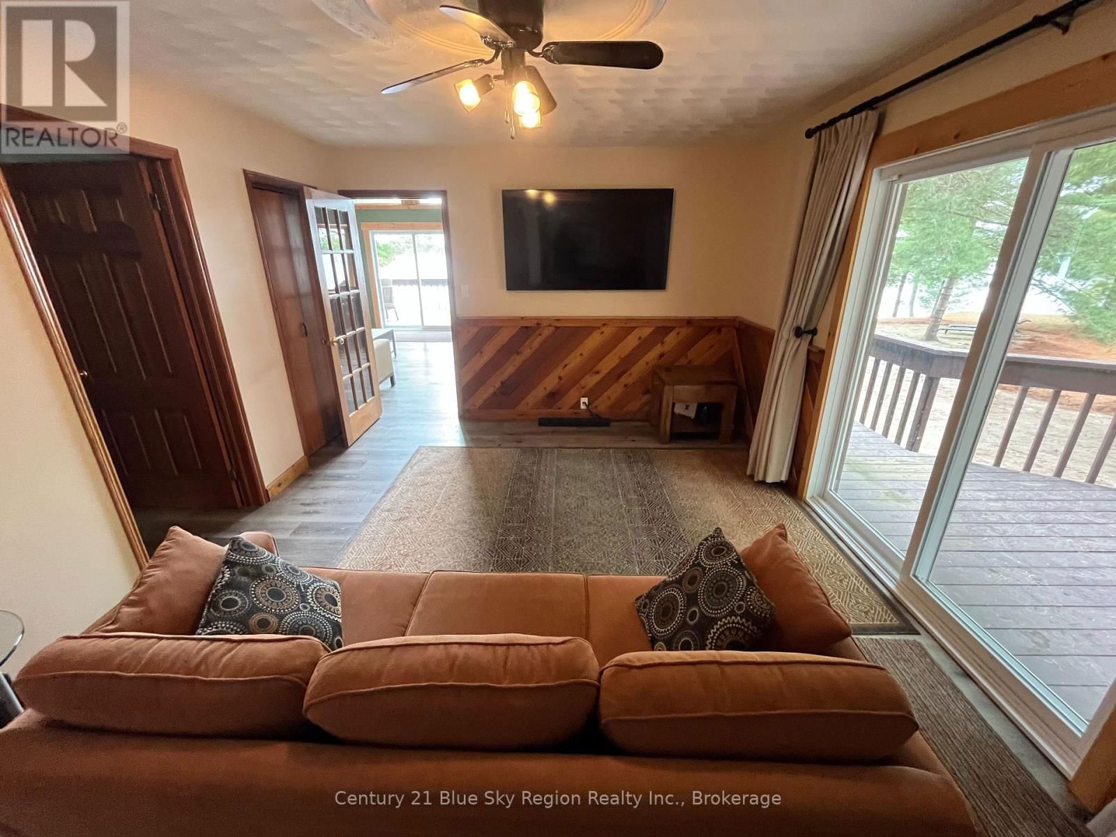 693 SANDY ISLAND ISLAND Image 19