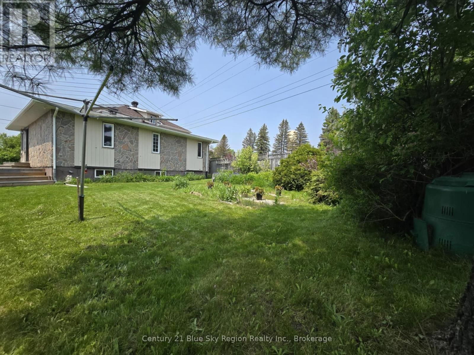 22 DUBEAU STREET Image 46