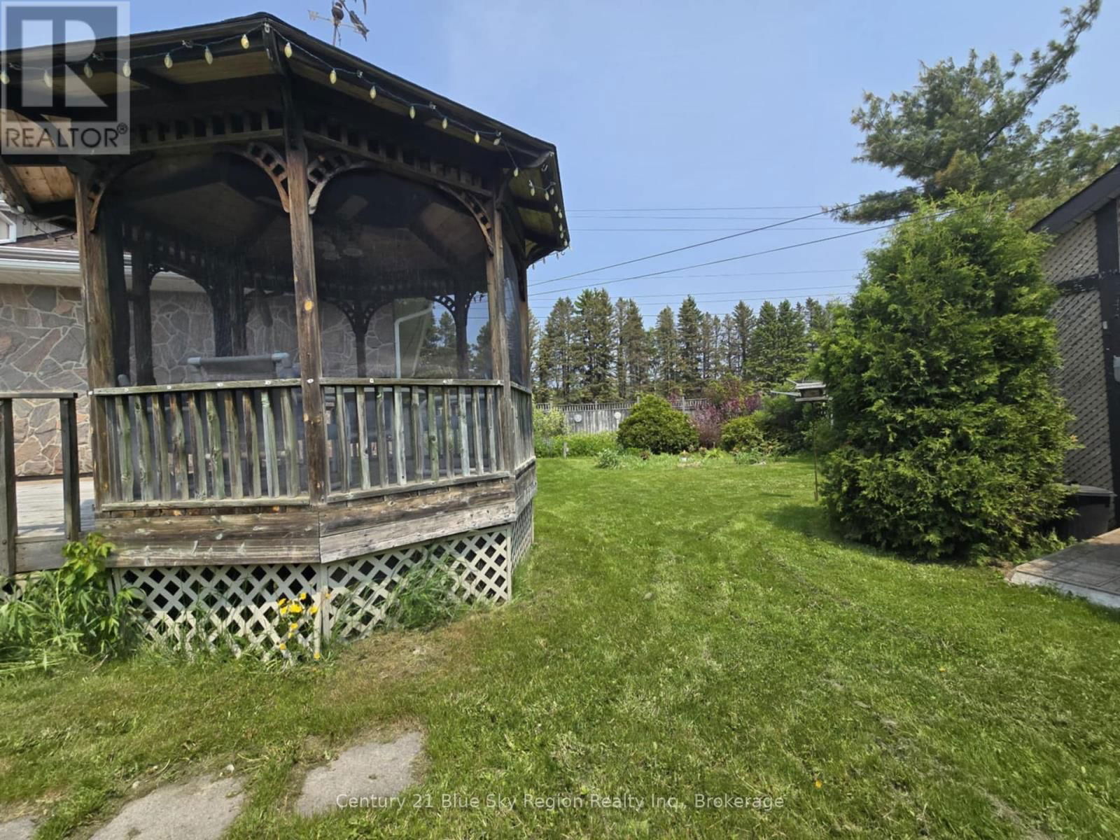 22 DUBEAU STREET Image 48