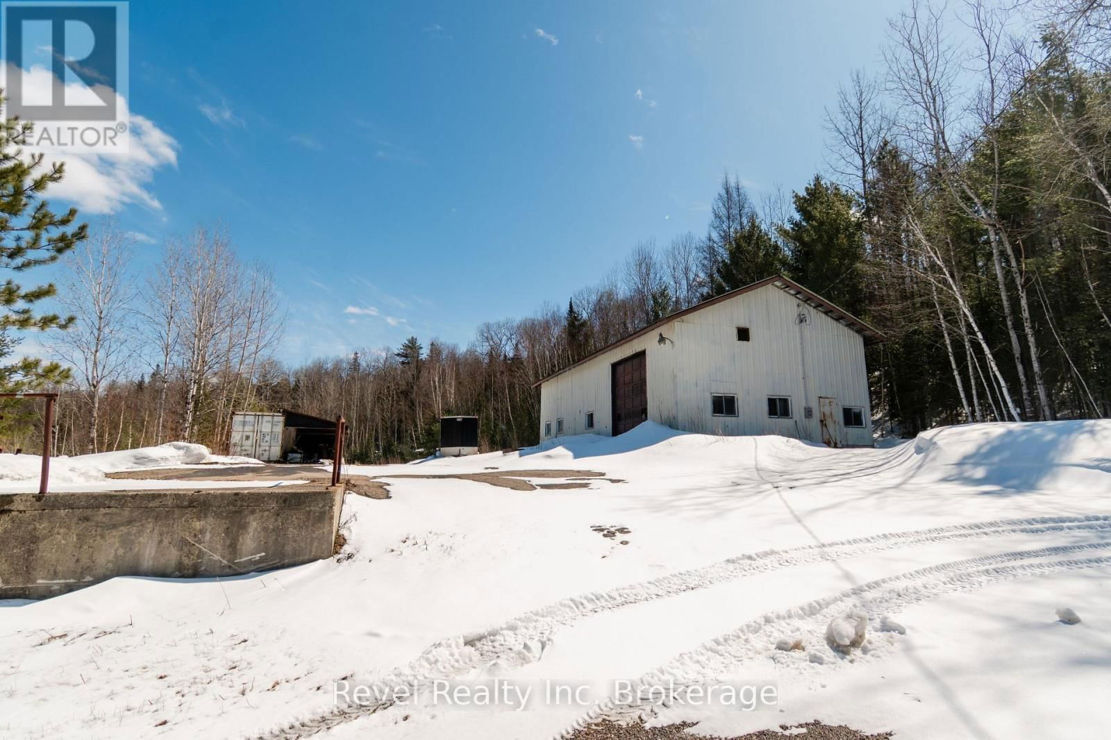 855 HIGHWAY 17 EAST Image 42
