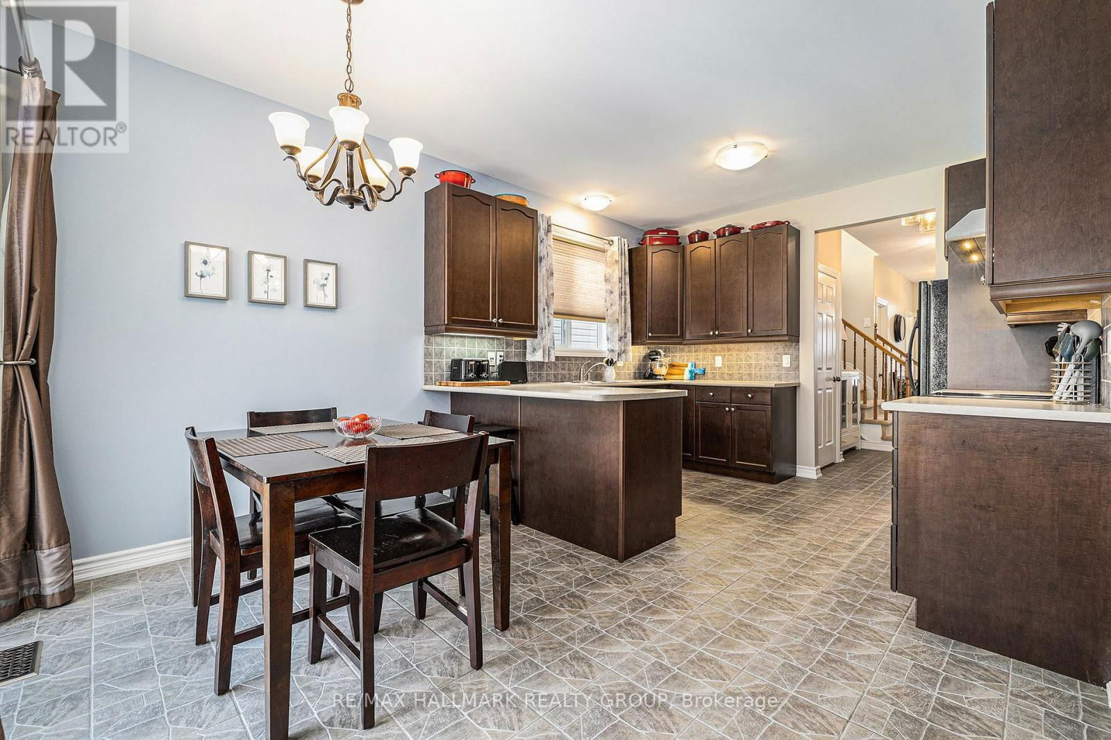 220 CELTIC RIDGE CRESCENT Image 12