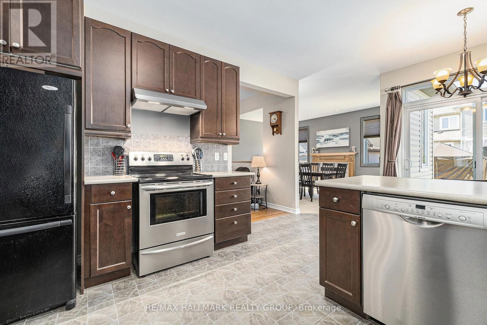 220 CELTIC RIDGE CRESCENT Image 17