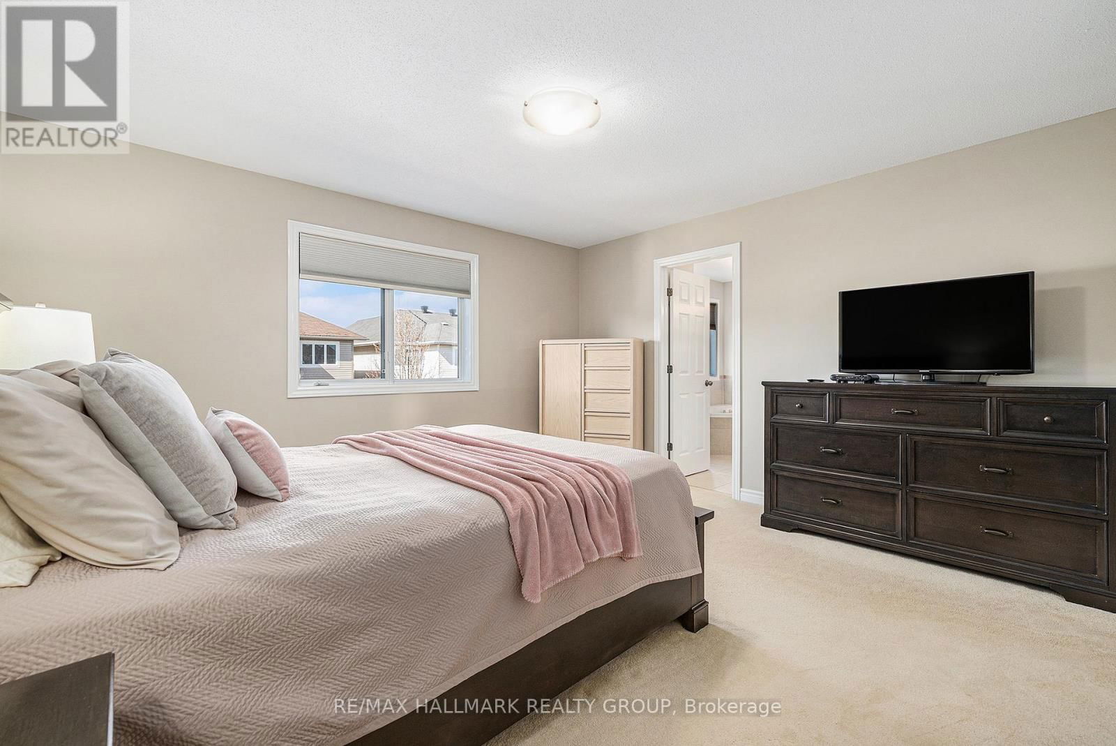 220 CELTIC RIDGE CRESCENT Image 24