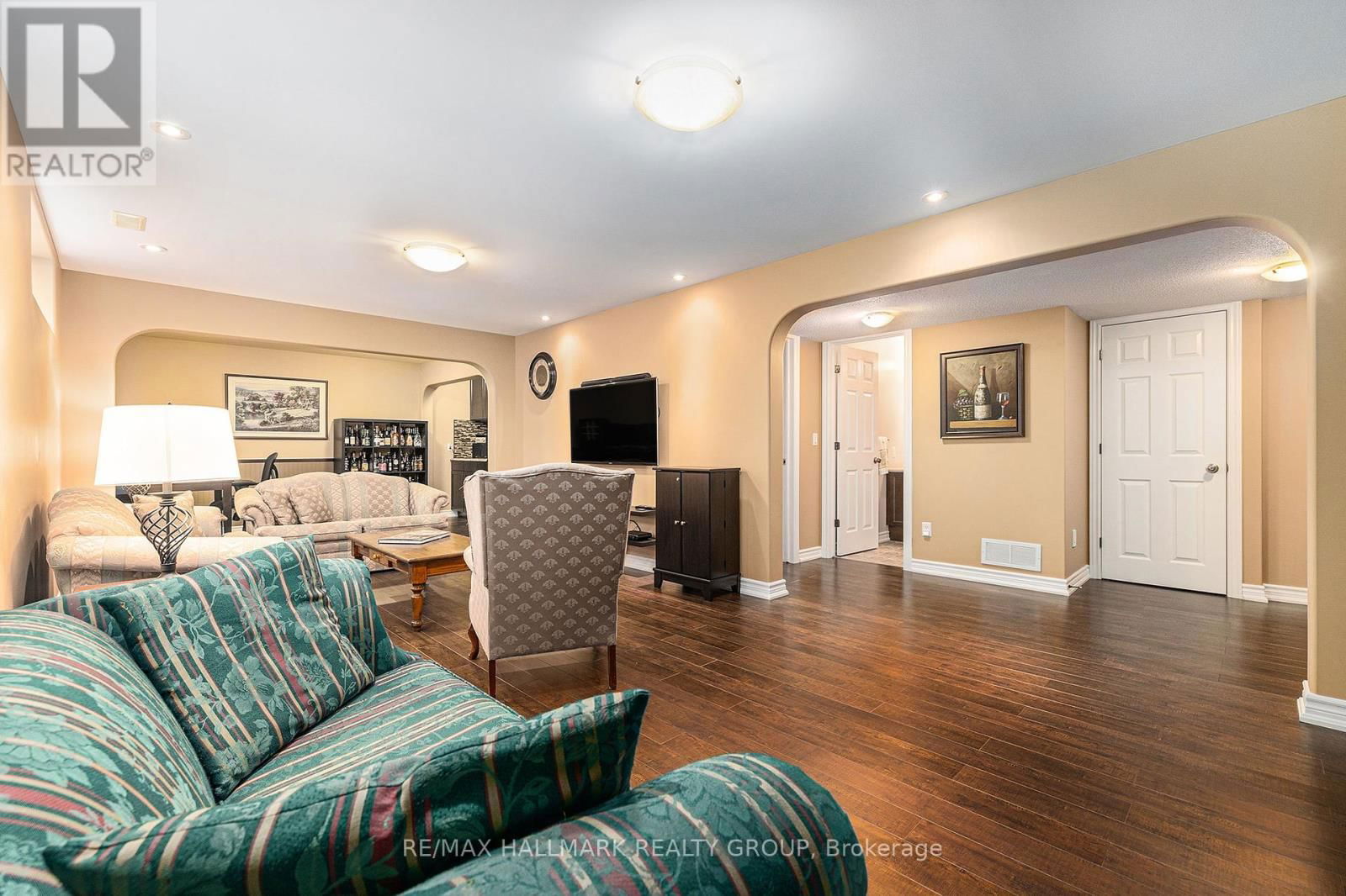 220 CELTIC RIDGE CRESCENT Image 31