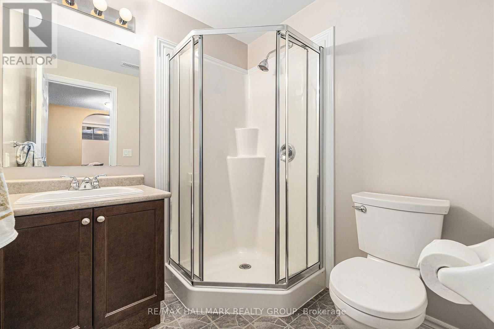 220 CELTIC RIDGE CRESCENT Image 32