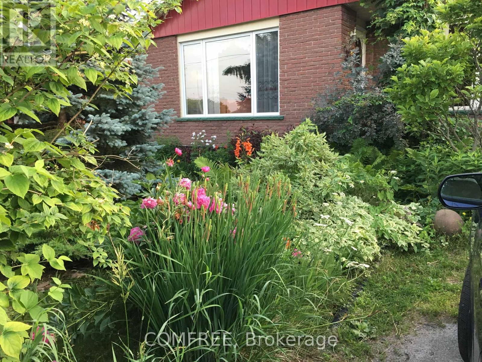8770 BANK STREET Image 22