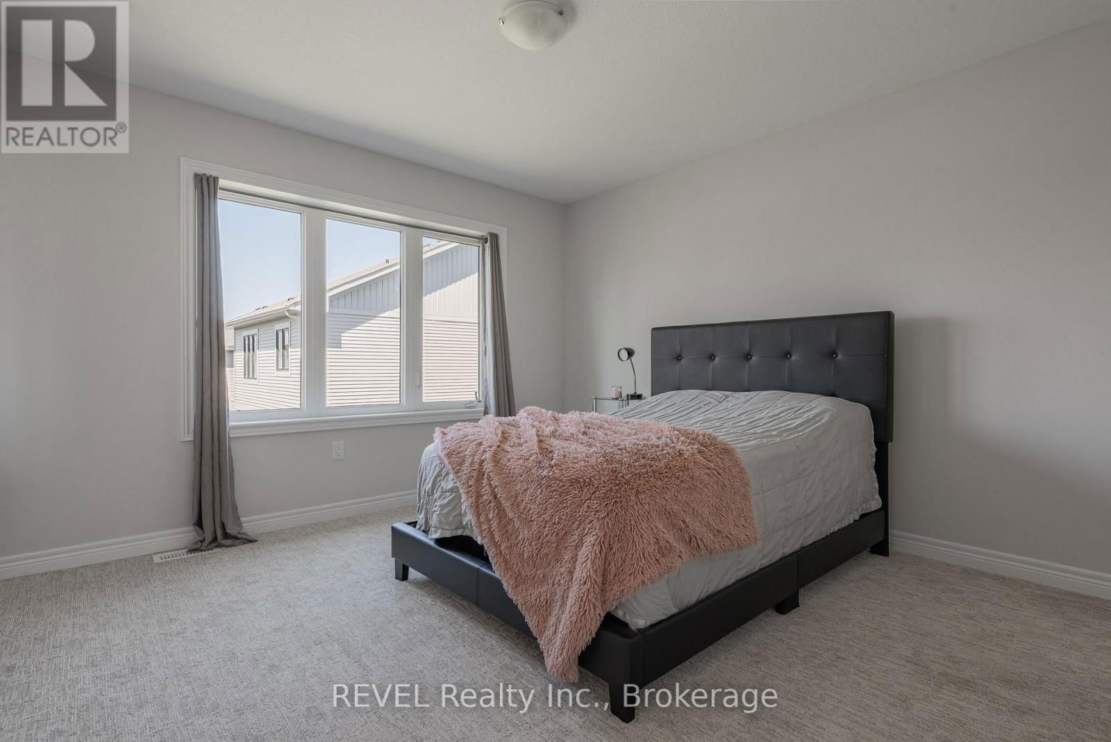 98 MARION STREET Image 25