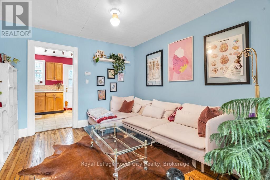 104 NEEVE STREET Image 1