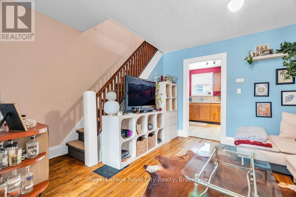 104 NEEVE STREET Image 11