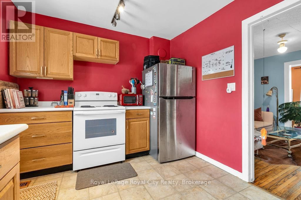 104 NEEVE STREET Image 15