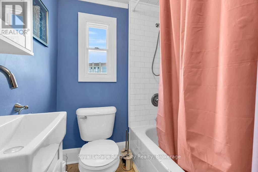 104 NEEVE STREET Image 17