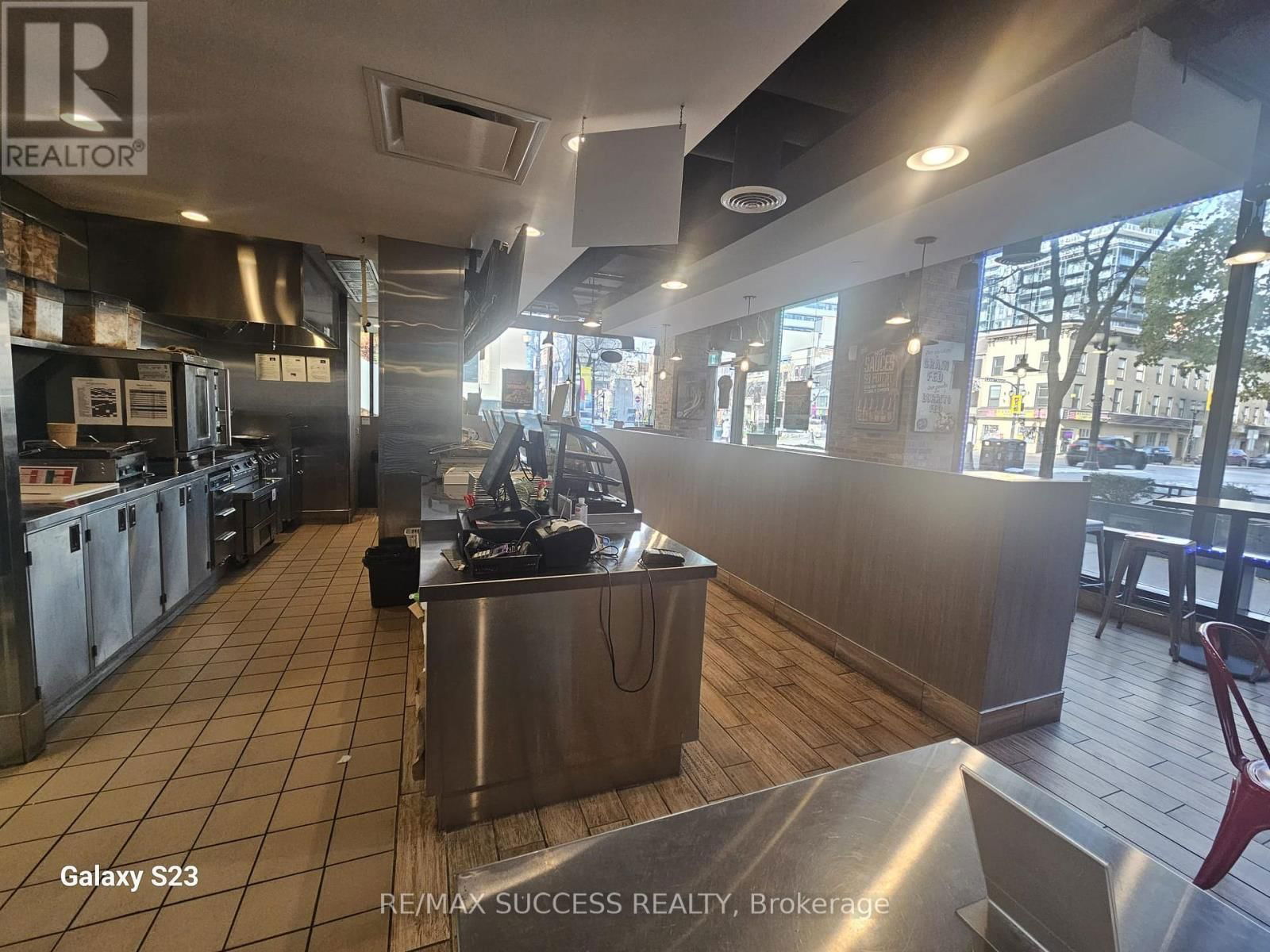 110 KING STREET EAST Image 9