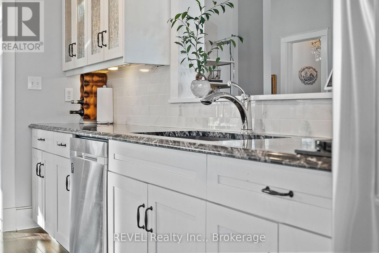 2378 NORTH SHORE DRIVE Image 11