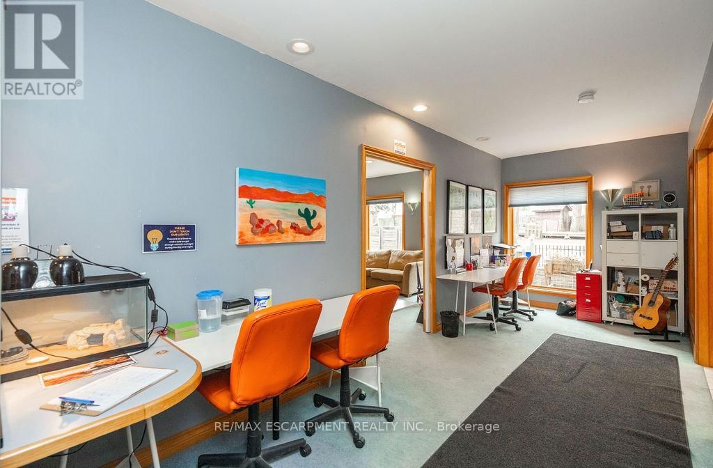 144 WILSON STREET EAST Image 12