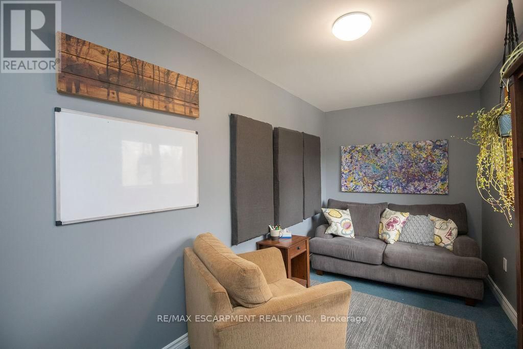 144 WILSON STREET EAST Image 22