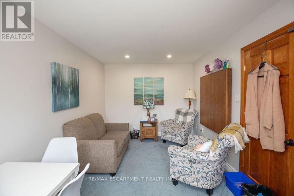 144 WILSON STREET EAST Image 23