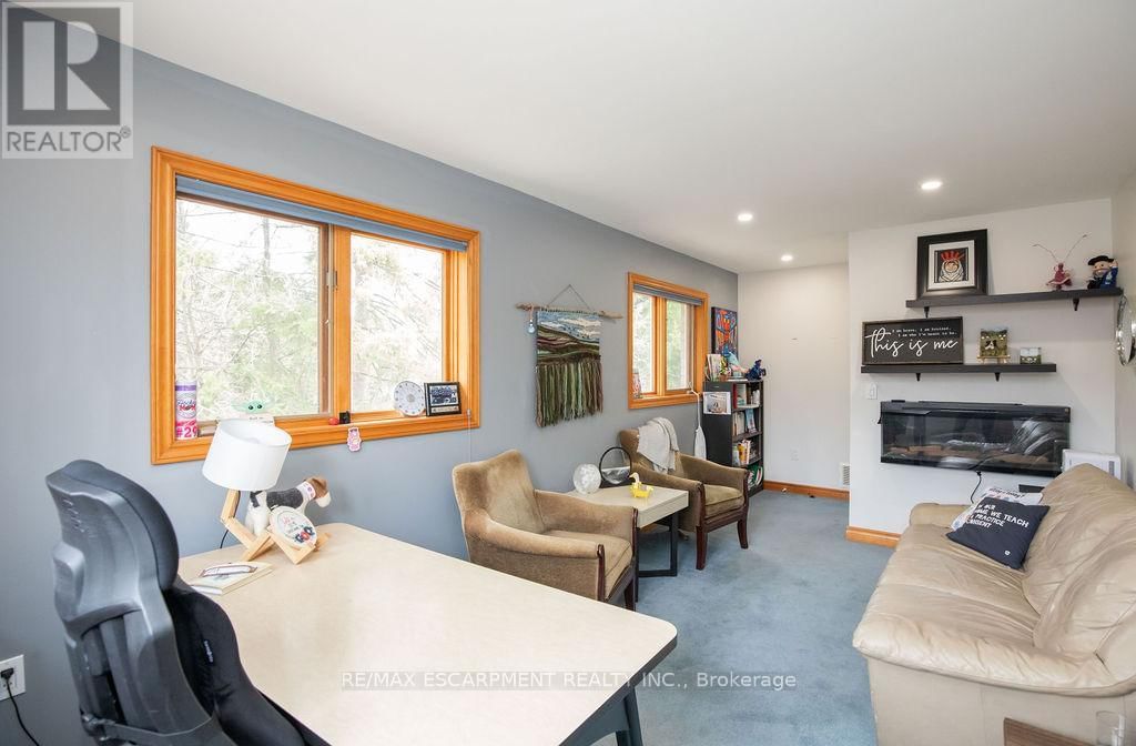 144 WILSON STREET EAST Image 27