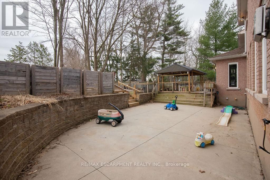 144 WILSON STREET EAST Image 46