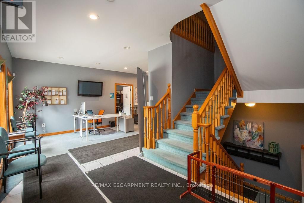 144 WILSON STREET EAST Image 8
