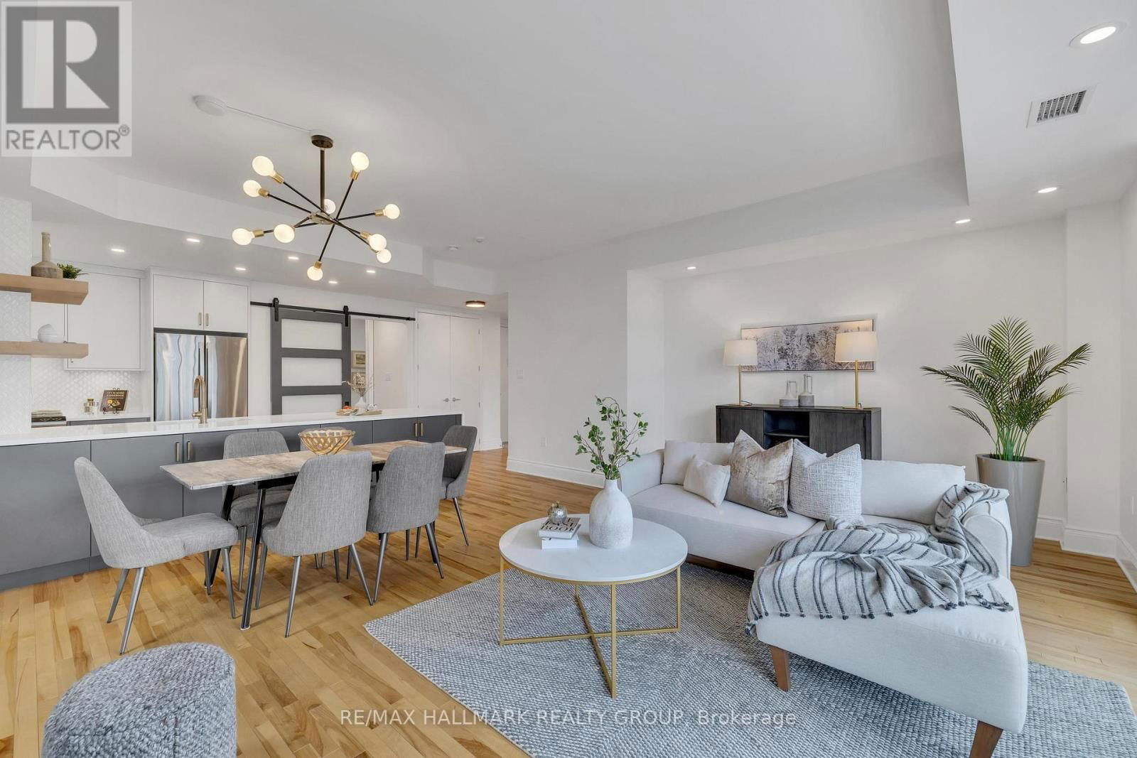 602 - 374 COOPER STREET Image 15