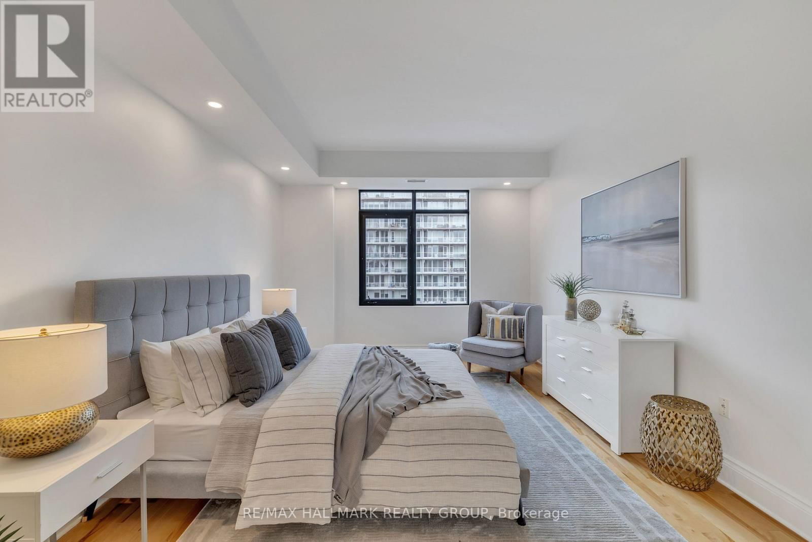 602 - 374 COOPER STREET Image 18
