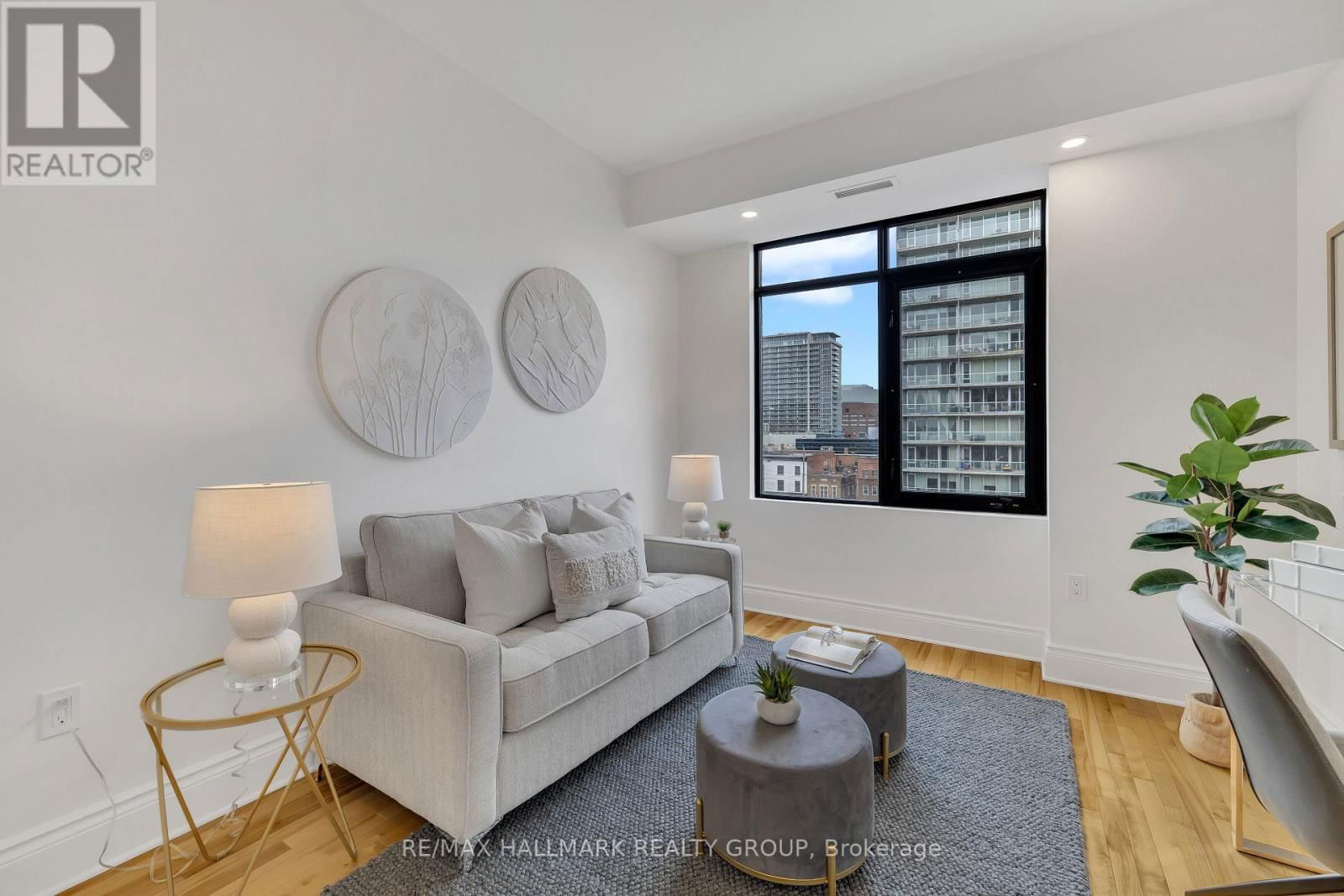 602 - 374 COOPER STREET Image 23