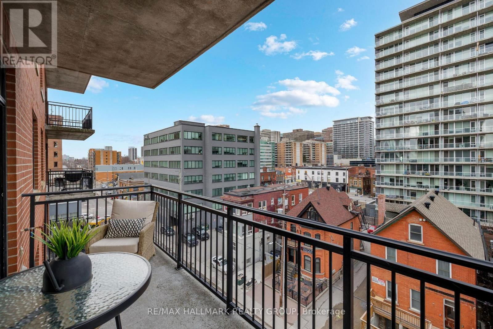 602 - 374 COOPER STREET Image 29