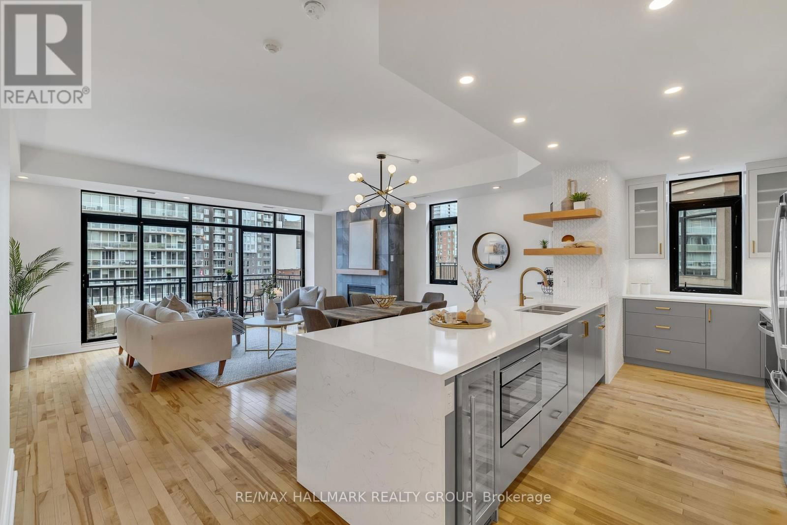 602 - 374 COOPER STREET Image 4