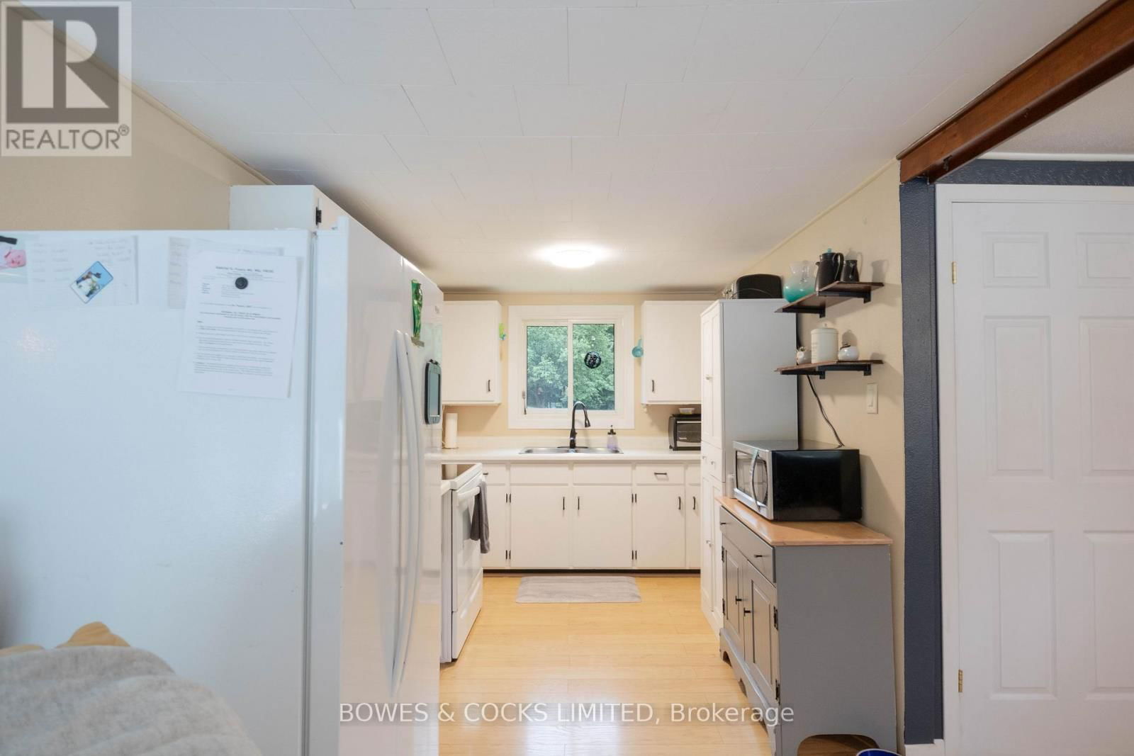 1545 WESTVIEW CRESCENT Image 12