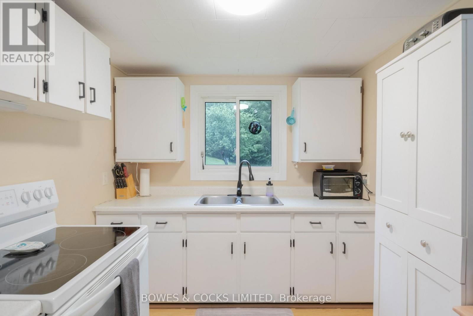 1545 WESTVIEW CRESCENT Image 14