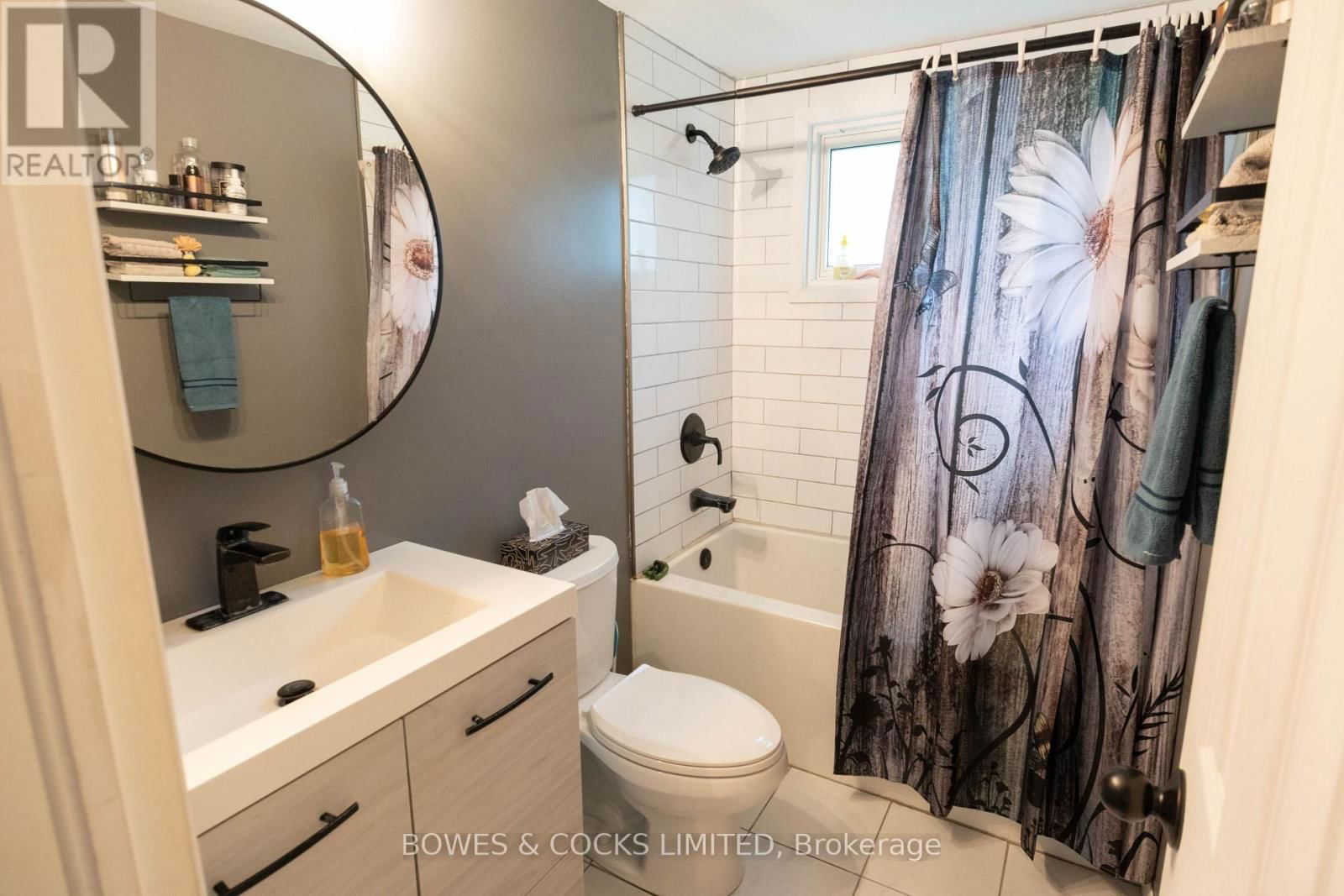 1545 WESTVIEW CRESCENT Image 17