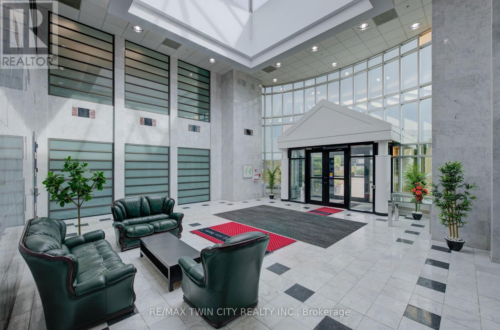 575 RIVERBEND DRIVE Image 21