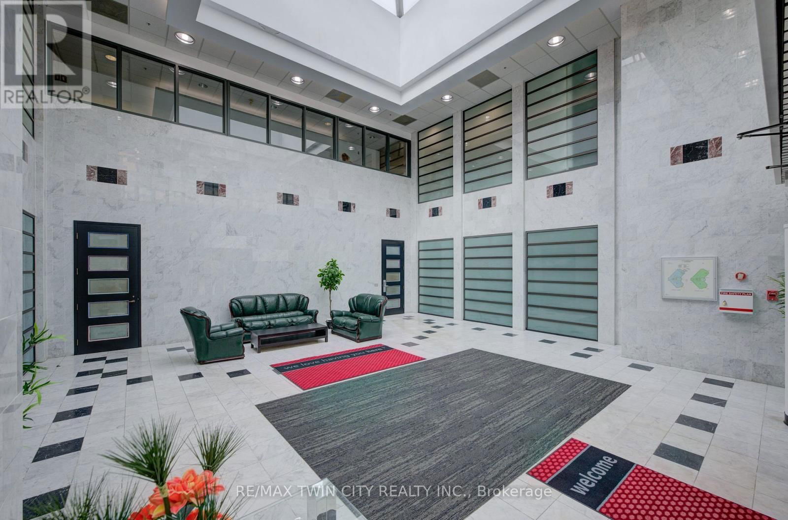 575 RIVERBEND DRIVE Image 22