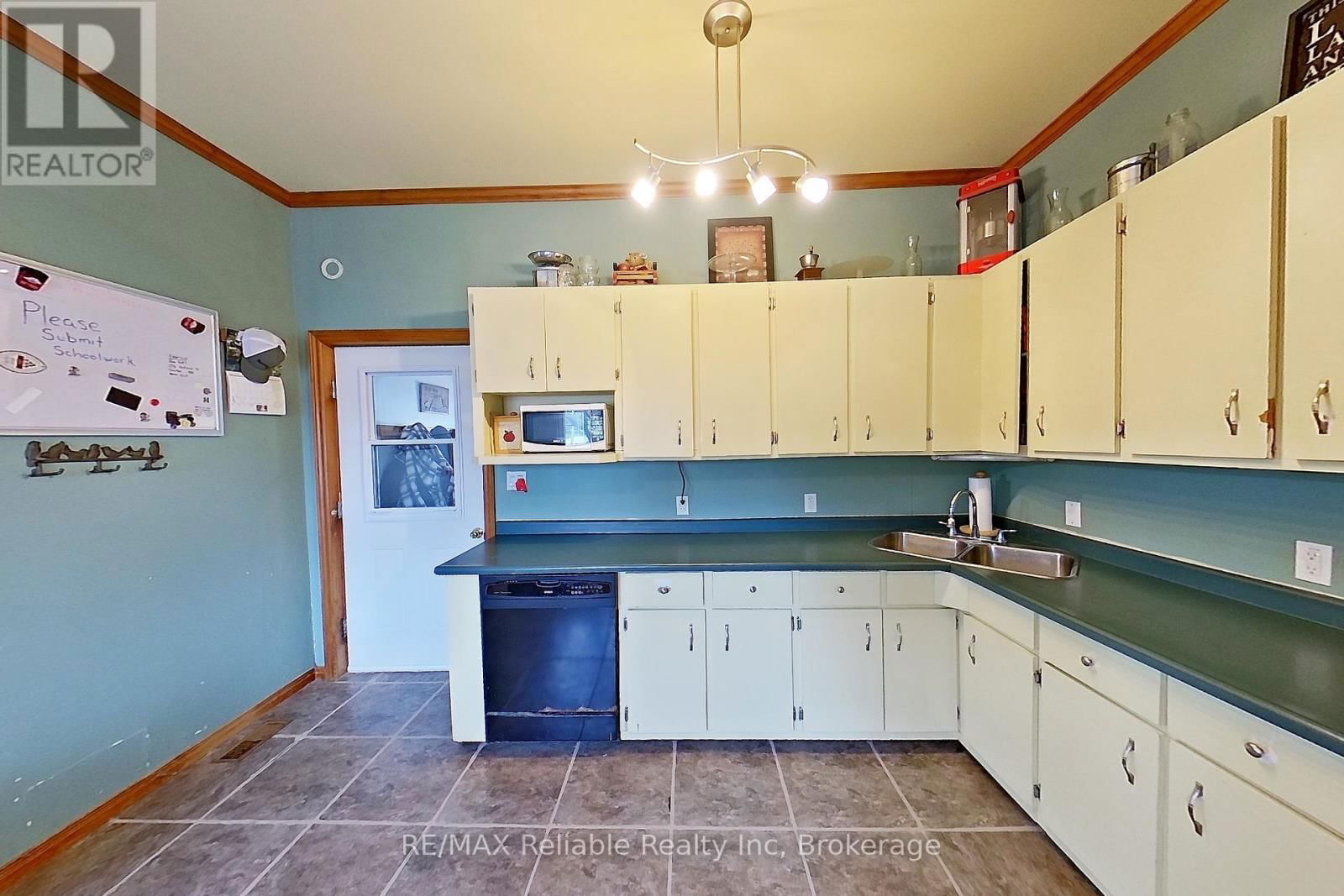 40323 HURON ROAD Image 19
