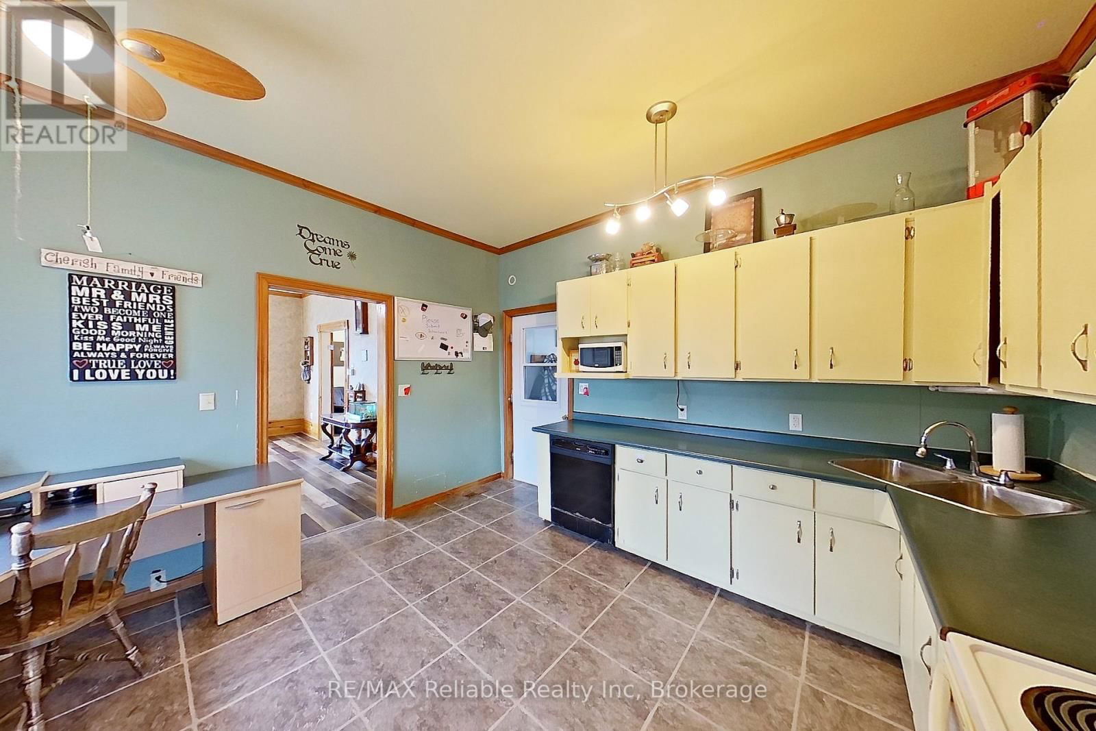 40323 HURON ROAD Image 21