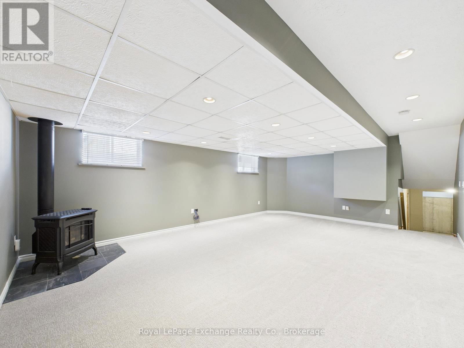 172 PARK DRIVE Image 34