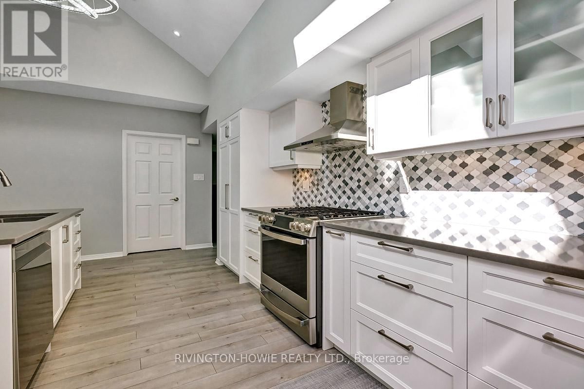 36 ROBSON COURT Image 16