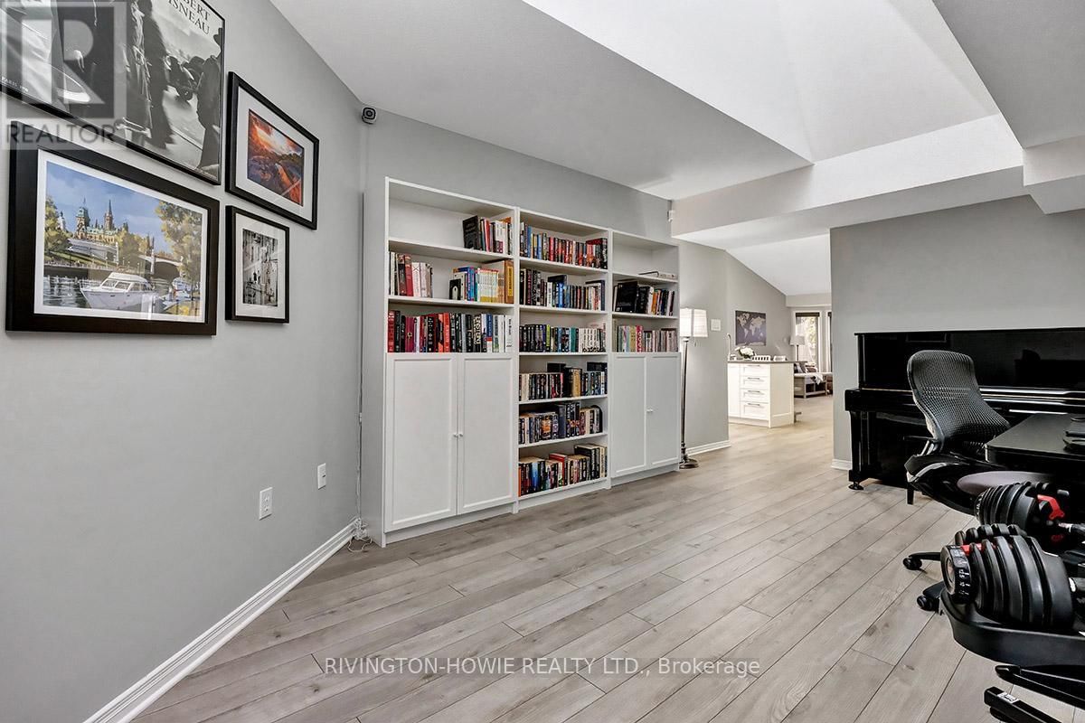 36 ROBSON COURT Image 18