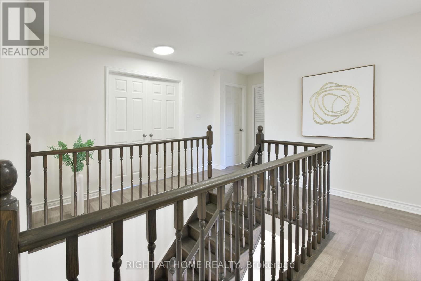 4 BALDING CRESCENT Image 32