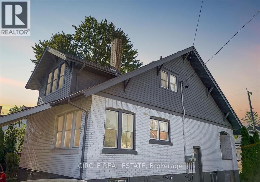 273 QUEEN STREET Image 2