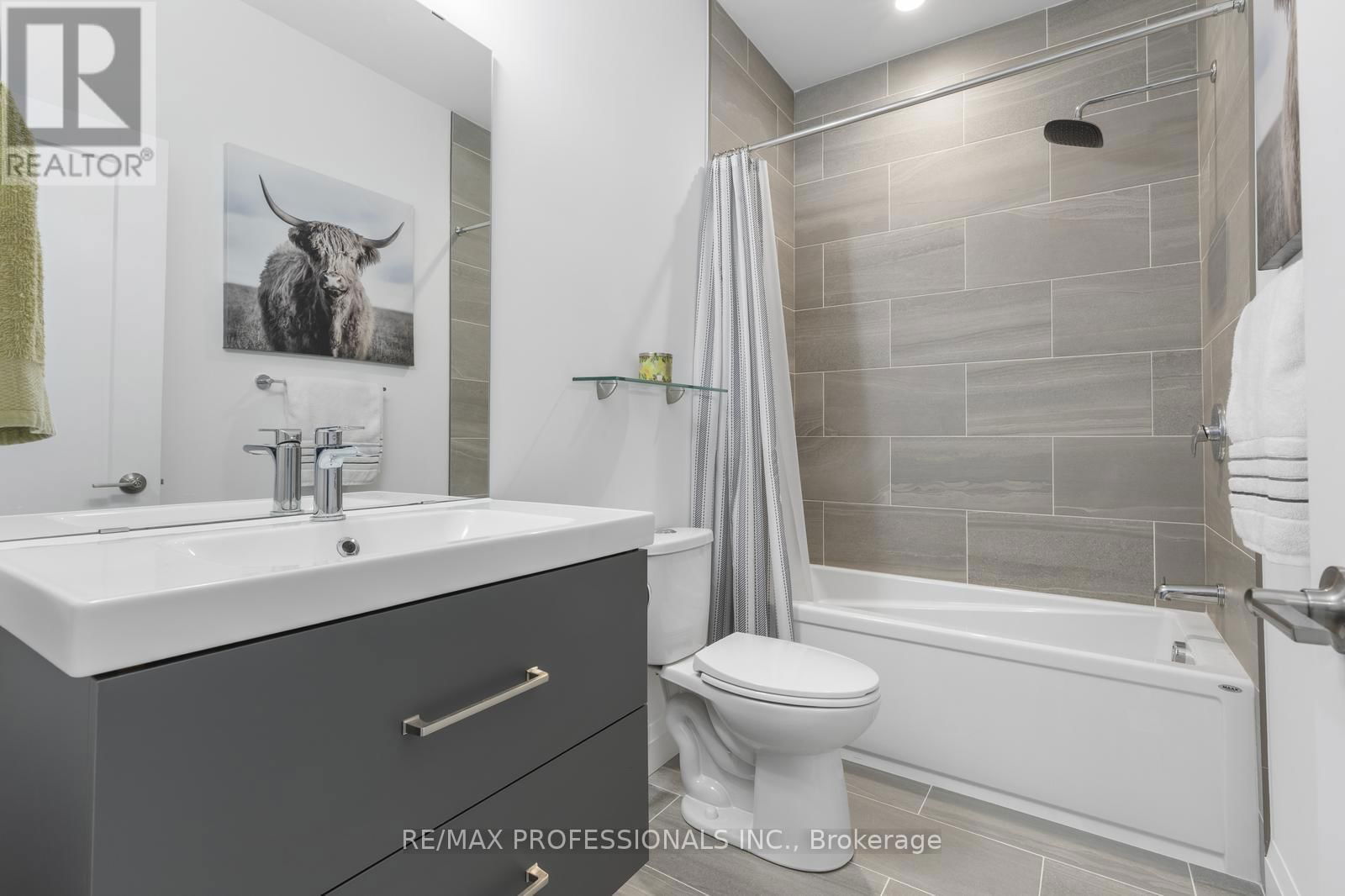 20 ALEXANDER CIRCLE Image 18