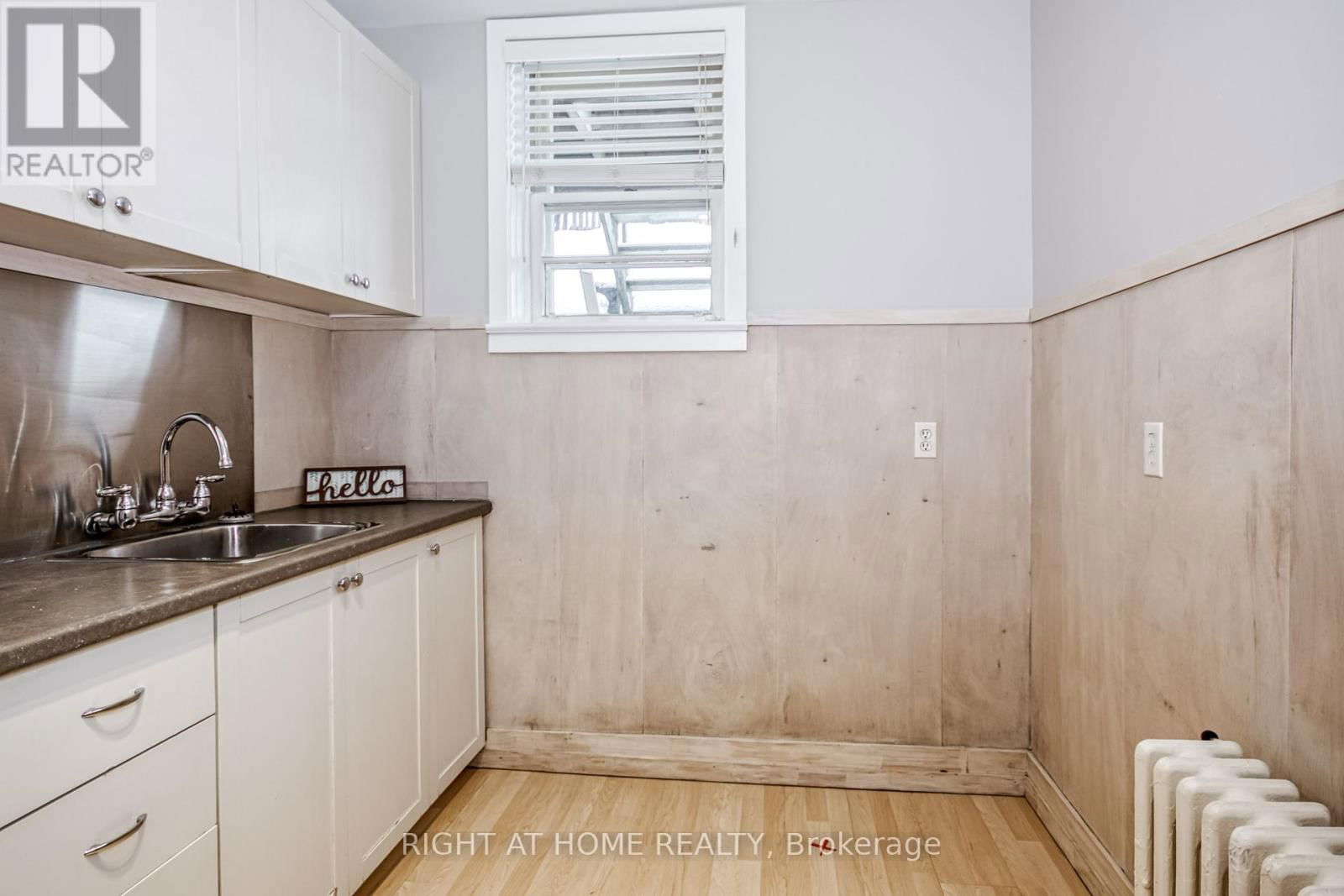 105 RIVERSIDE DRIVE Image 11