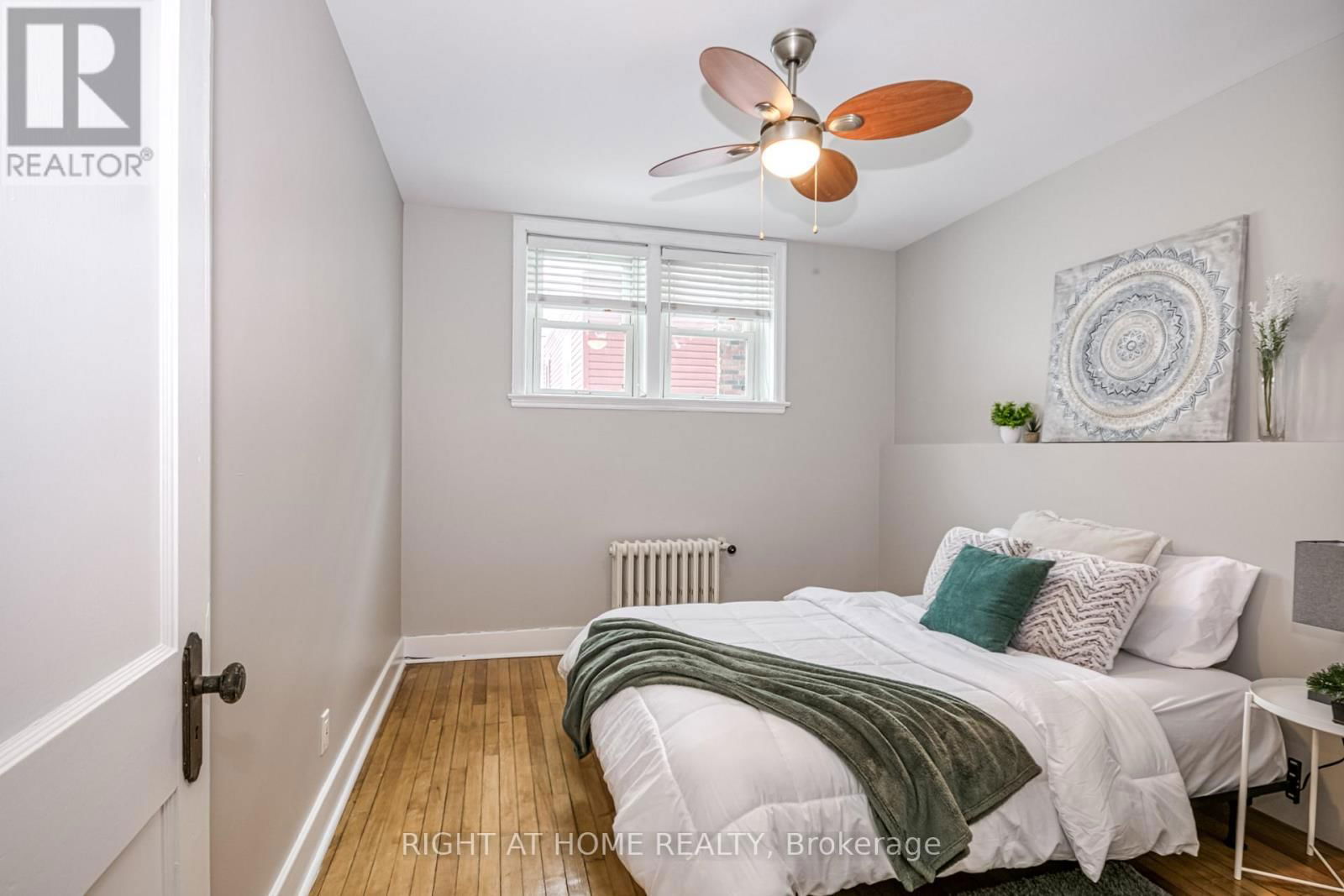105 RIVERSIDE DRIVE Image 13