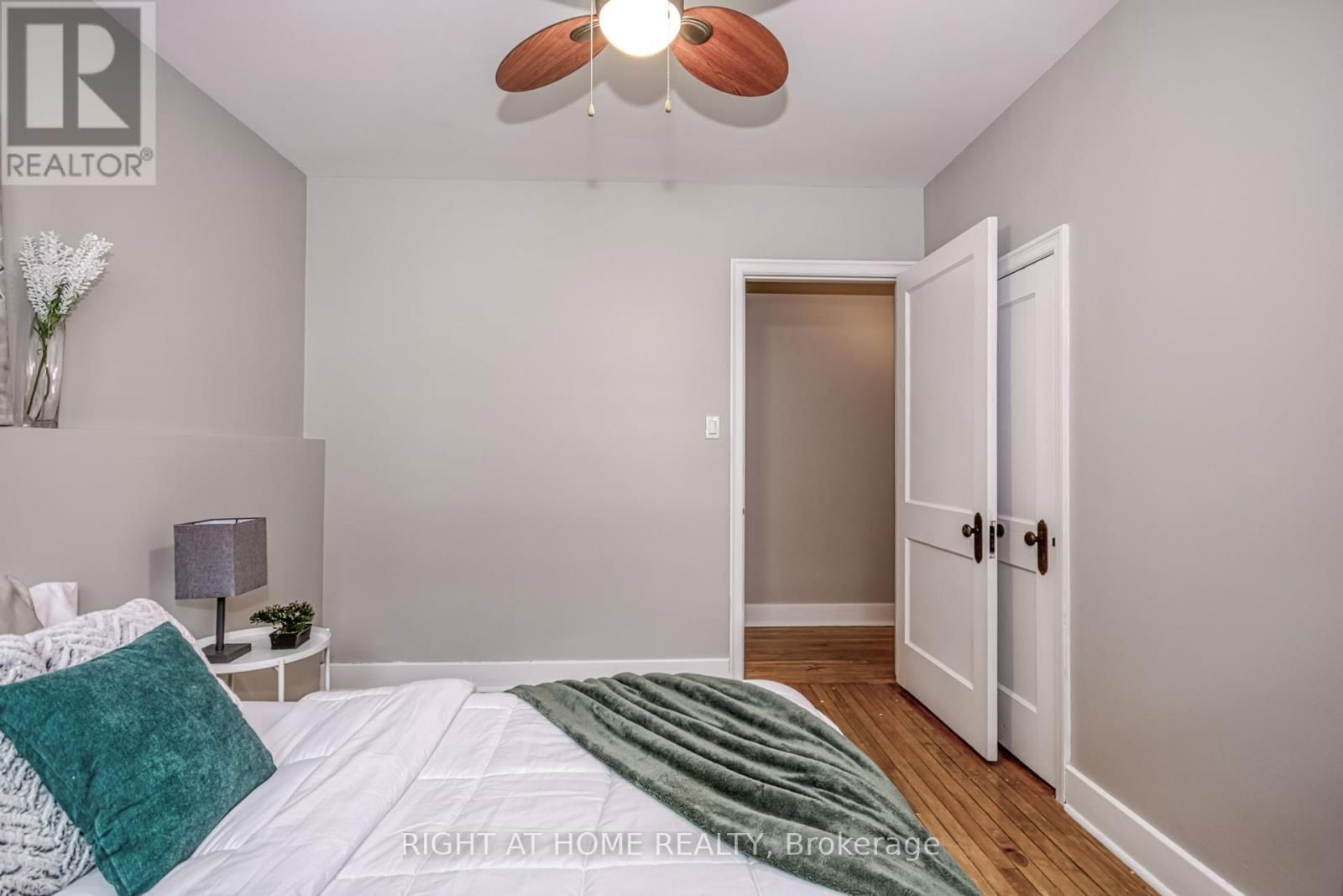 105 RIVERSIDE DRIVE Image 14